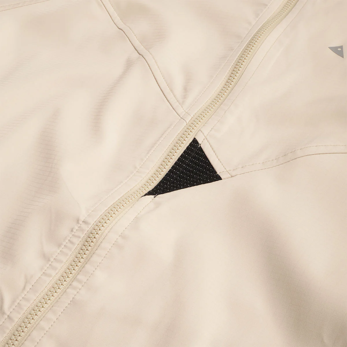 Klattermusen Eitre Zip Hood Jacket - Image 3