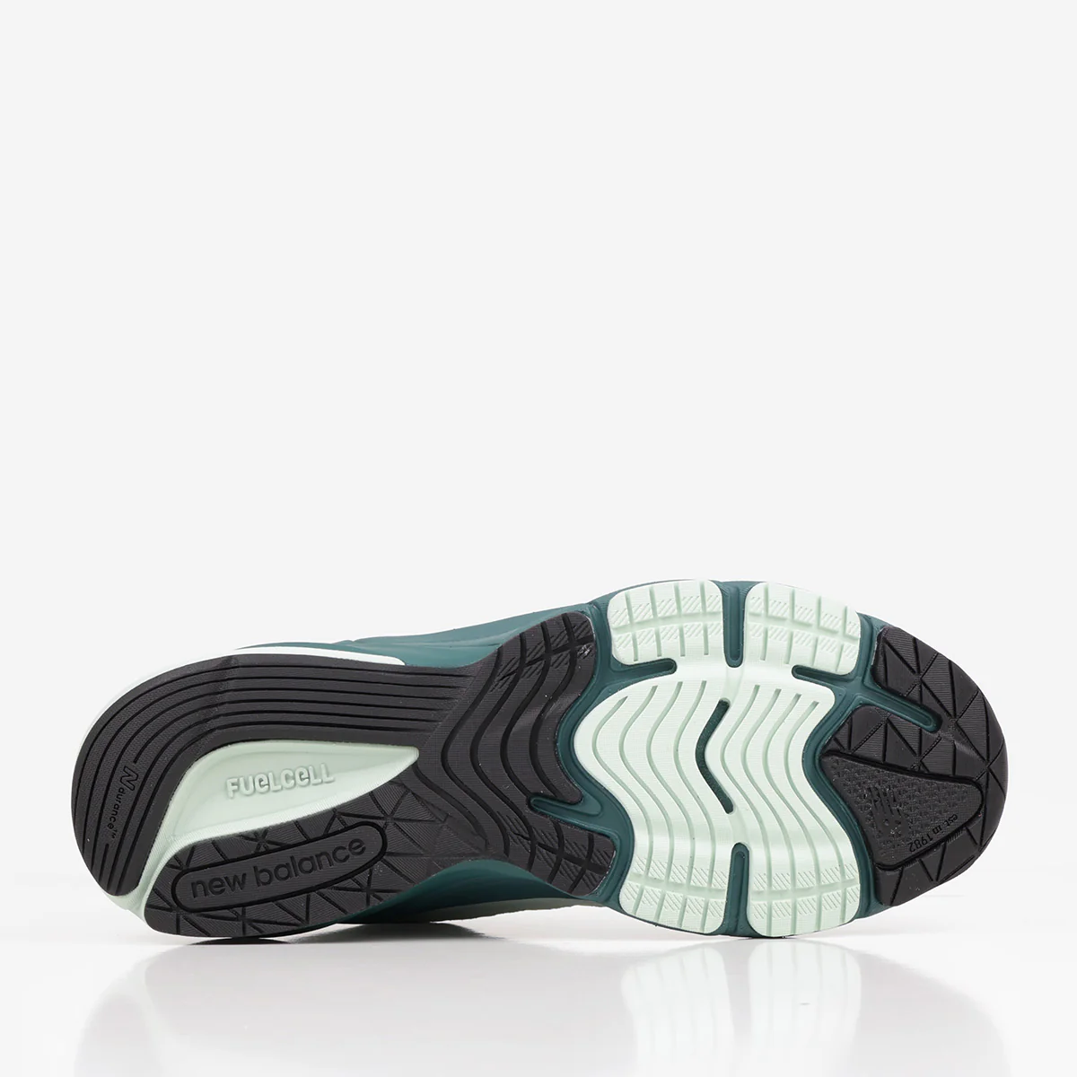 New Balance Made In USA 990v6 Shoes - Image 4