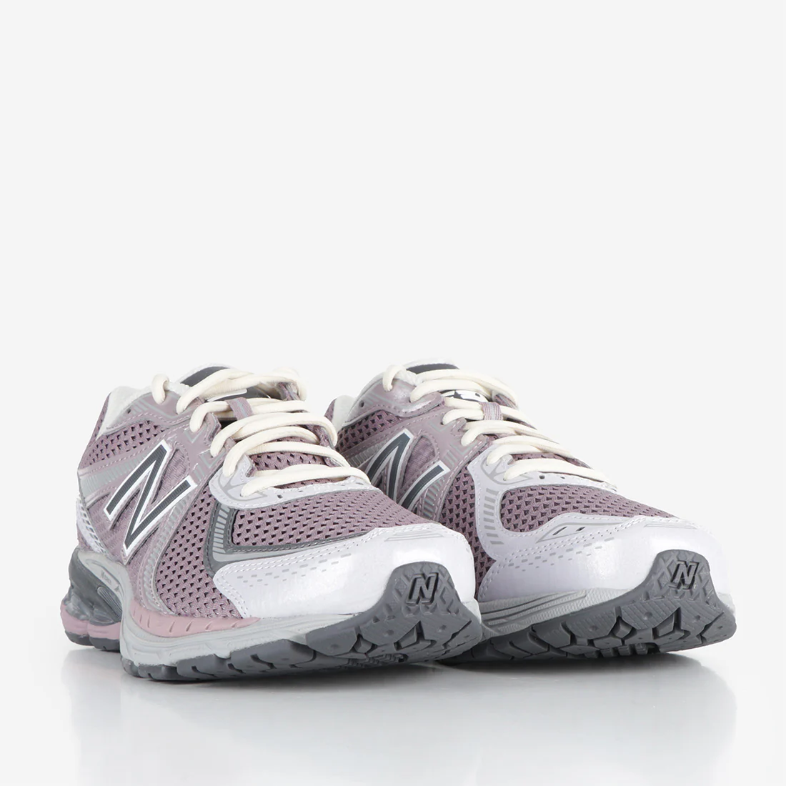 New Balance ML860BW2 Shoes - Image 2