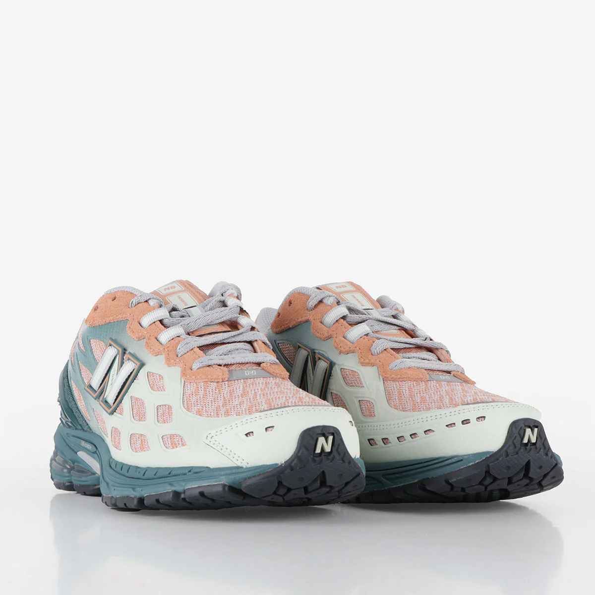 New Balance U1906WFB Shoes - Image 2