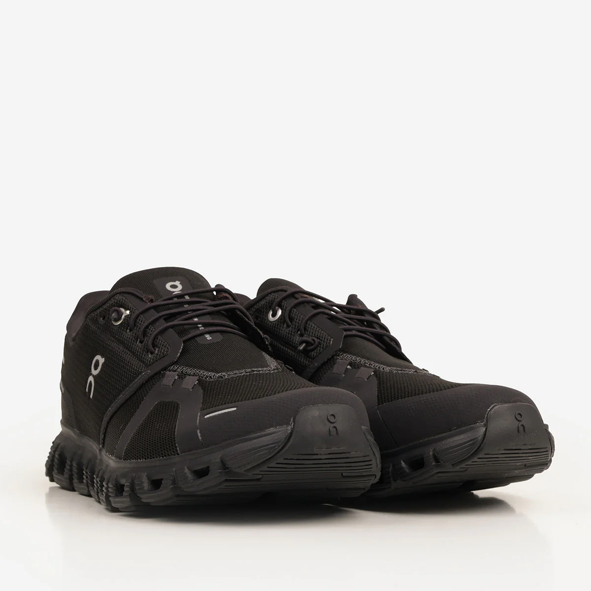 ON Cloud 6 Shoes - Image 2