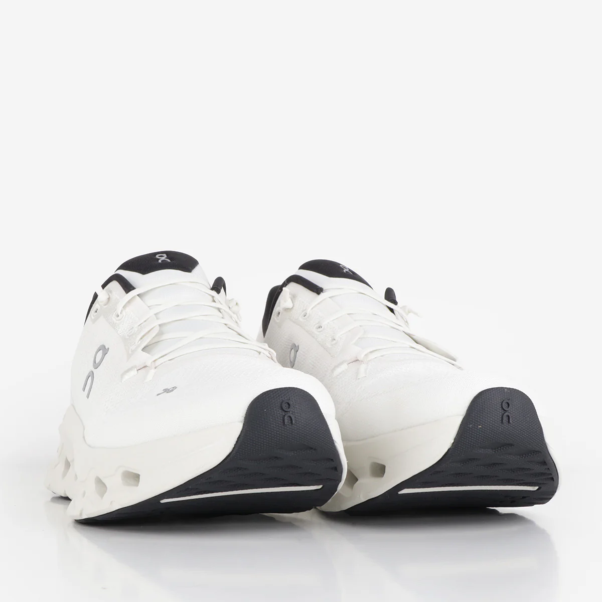 ON Cloudtilt Shoes - Image 2