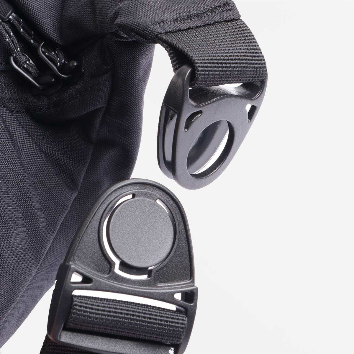 Snow Peak Everyday Use Middle Shoulder Bag - Image 4