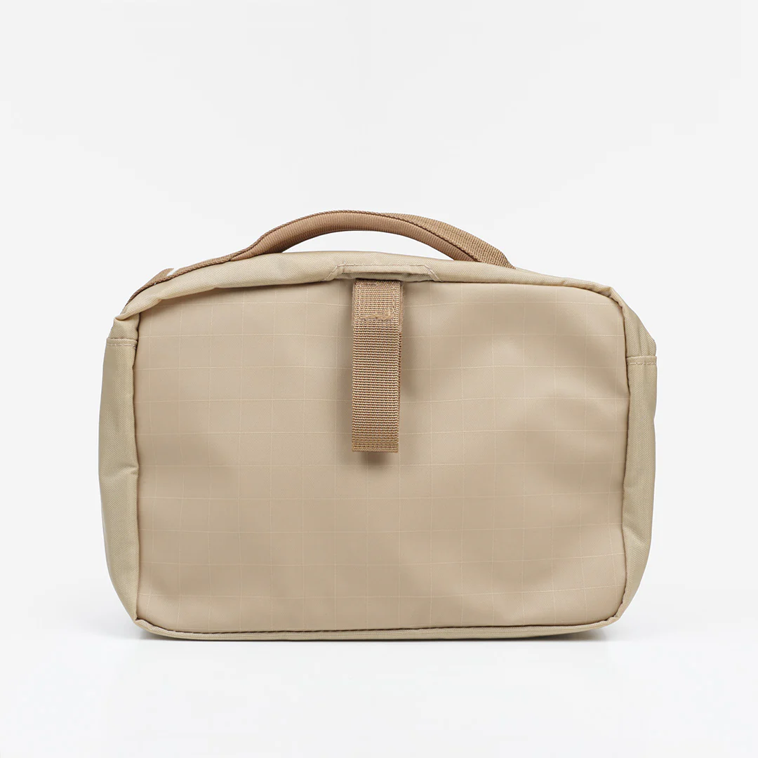 The North Face Base Camp Voyager Toiletry Kit - Image 2