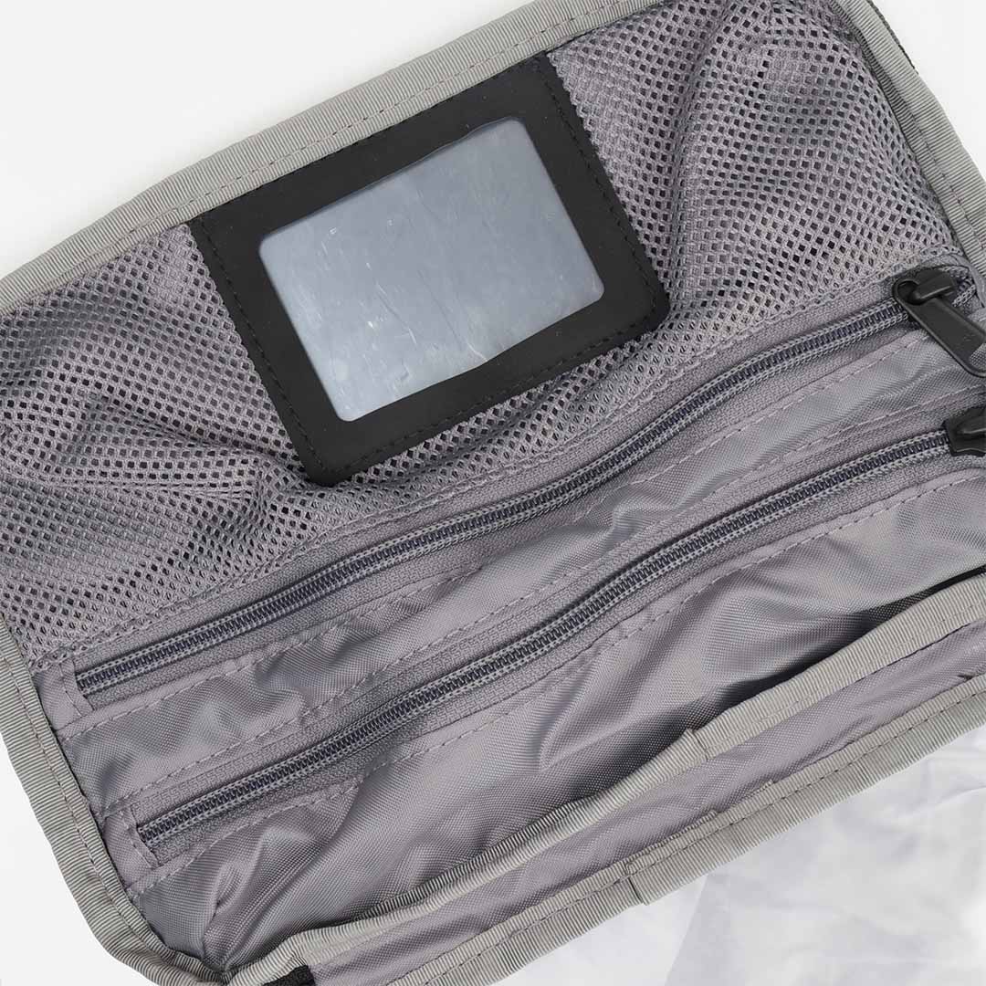 The North Face Base Camp Voyager Toiletry Kit - Image 4